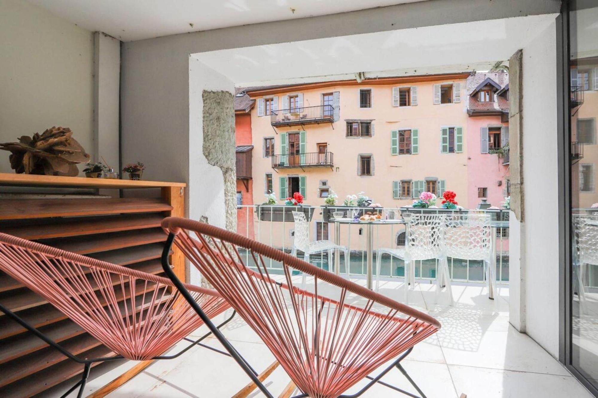 L'Eau Vive Jacuzzi Et Sauna En Vieille Ville 5 Annecy Exteriér fotografie