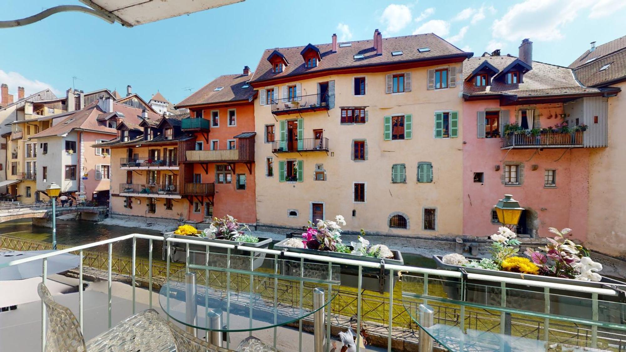 L'Eau Vive Jacuzzi Et Sauna En Vieille Ville 5 Annecy Exteriér fotografie